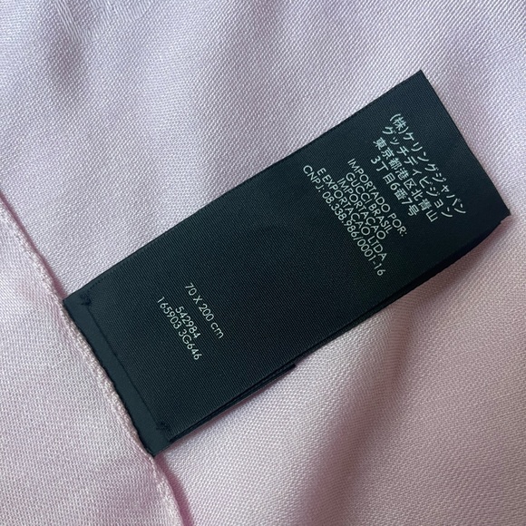 GUCCI Gucci Rose Pink Wool Silk Blend Wrap Monogram Shawl Scarf - Picture 4 of 6